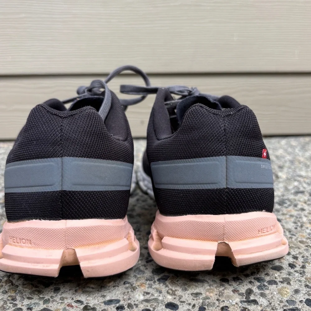 On Running brand running